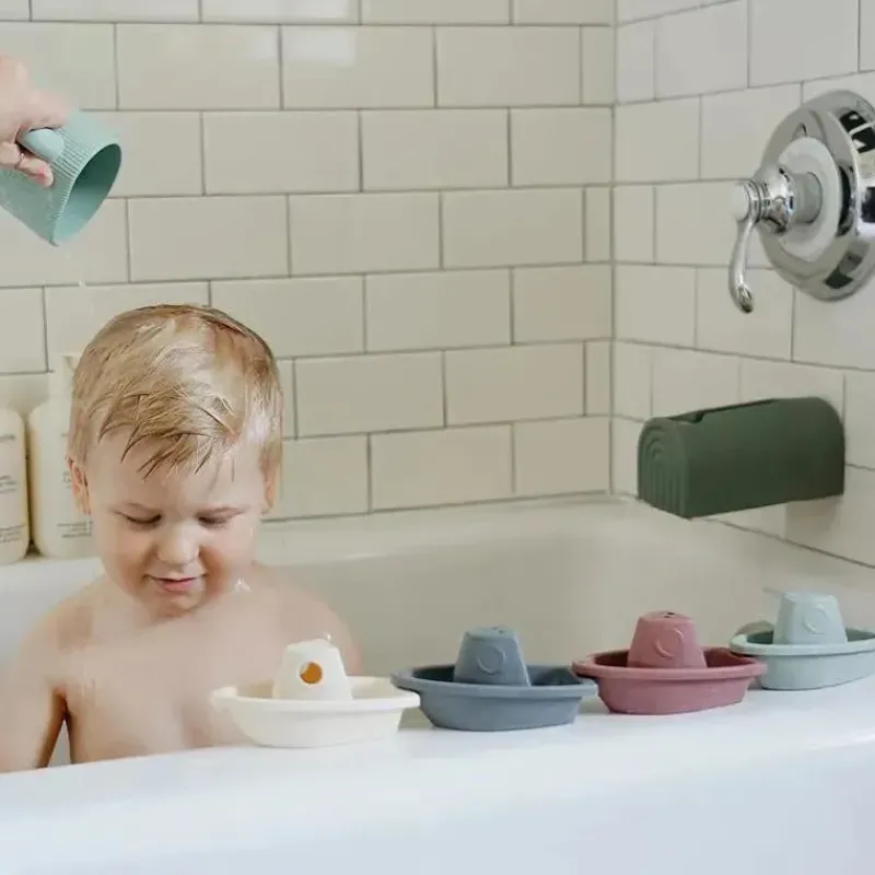 mushie__copo_para_enxgue__SKUN1VzuC4Y_3.webp Mushie - Copo para enxágue de banho de bebê, 100% silicone de qualidade alimentar, sálvia Online