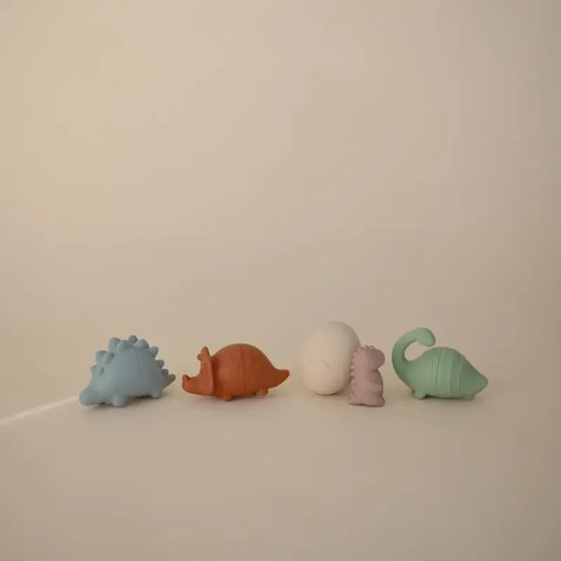 mushie__dino_mold_free_ba_SKUlUi1aZvg_1.webp Mushie - Dino Mold Free Bath Play Set, 4 Pack Fashion