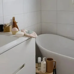 Mushie - Escova para touca de banho de bebê para pele seca, tratamento de eczema, pacote com 2, natural/azul Cambridge Best