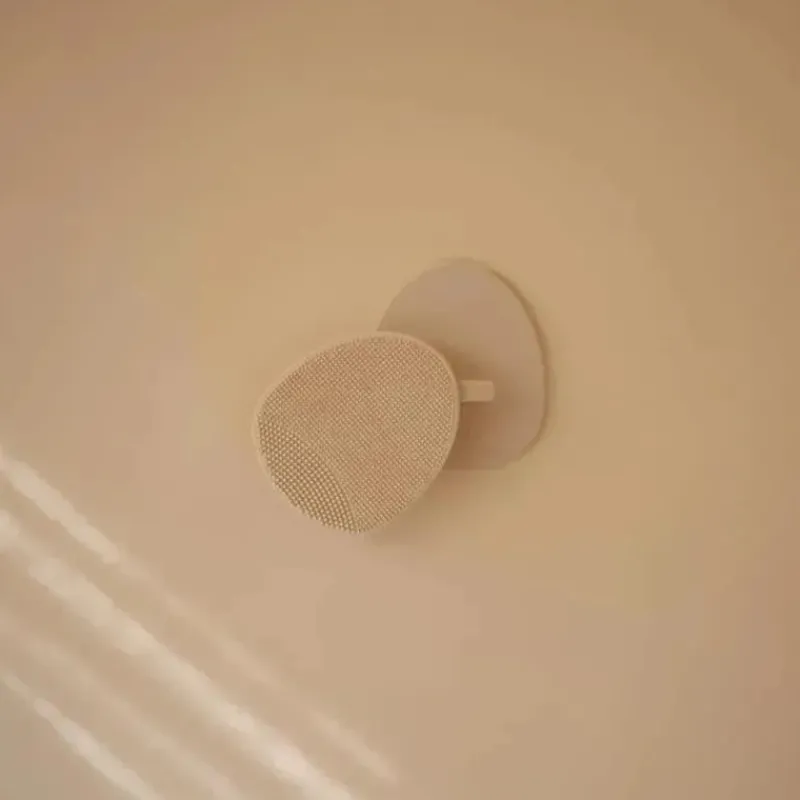 mushie__escova_para_touca_SKUxuq0ACEF_4.webp Mushie - escova para touca de banho de bebê, cerdas macias de silicone, pacote com 2, blush/areia móvel Fashion
