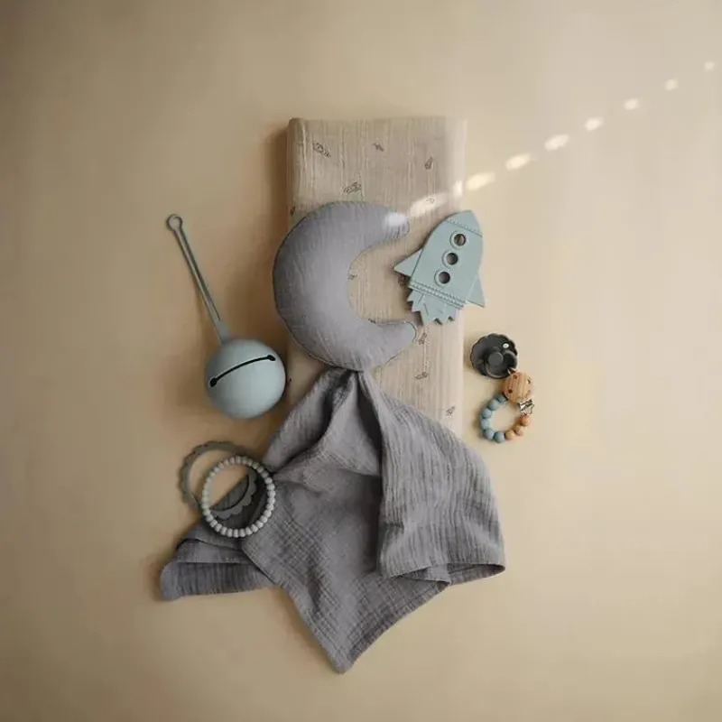 mushie_lovely_cobertor_mo_SKUq2mjvo1F_1.webp Mushie Lovely Cobertor Moon Lovey - Tradewinds Blue Hot