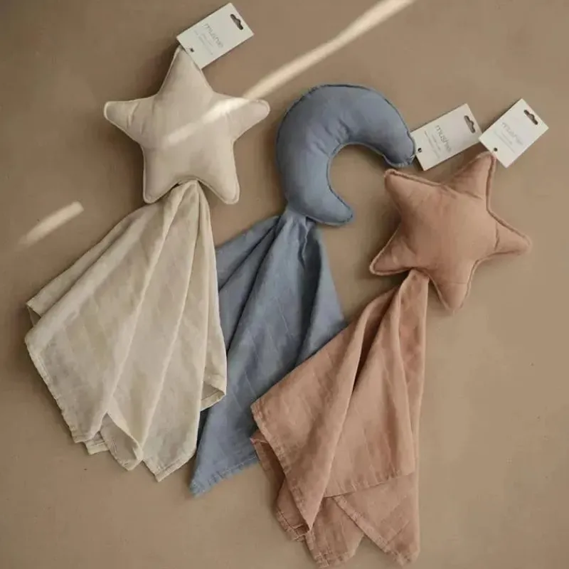mushie_lovely_cobertor_mo_SKUq2mjvo1F_4.webp Mushie Lovely Cobertor Moon Lovey - Tradewinds Blue Hot