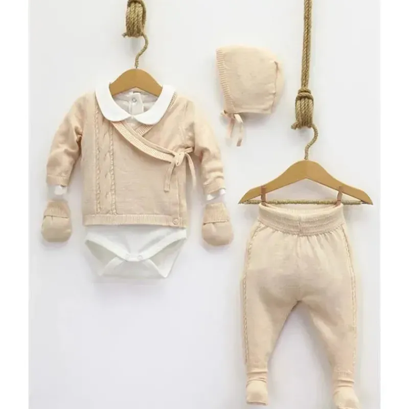 nipperland__leveme_para_c_SKU00dMqmDT_0.webp Nipperland - Leve-me para casa Conjunto de bebê de malha rosa New