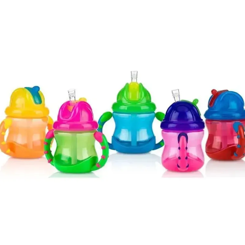 nuby_flipnsip_cup_com__st_SKUqx6sY8jb_0.webp Nuby FlipN'sip Cup com 360° Straw 1-Pack, as cores podem variar Clearance