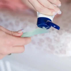 Ola Baby - Aplicador de Creme para Assaduras com Base de Sucção, Mirtilo Fashion