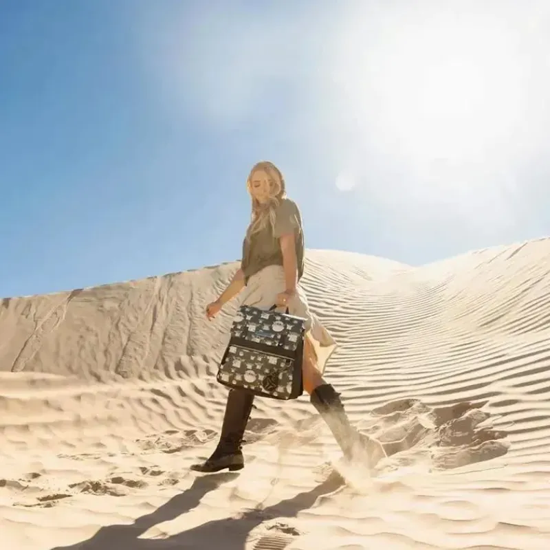 petnia__bolsa_de_fraldas__SKUJMxzx62M_5.webp Petunia Pickle Bottom Petúnia - Bolsa de fraldas Meta Backpack, The Child Star Wars Best