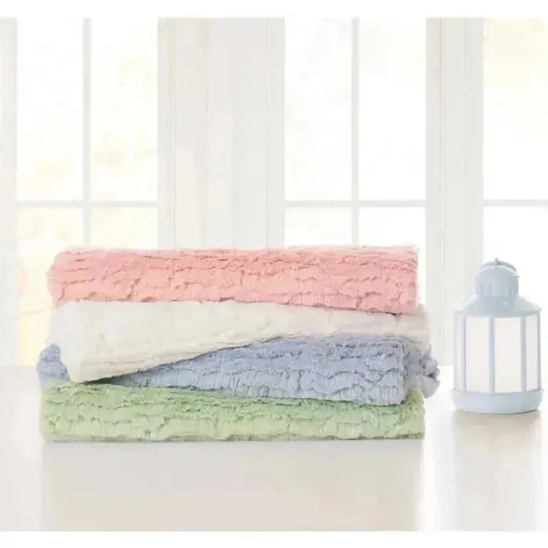 piccolo_bambino__textured_SKUXGP5QdTI_2.webp Piccolo Bambino - Textured Faux Fur Stroller Blanket On Wooden Hanger White Sale
