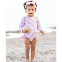 RuffleButts - Baby Girl Seersucker One Piece Rash Guard, Lilás Hot