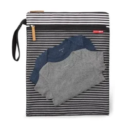 Skip Hop - Bolsa Grab &amp; Go Wet/Dry, listra preta e branca Online