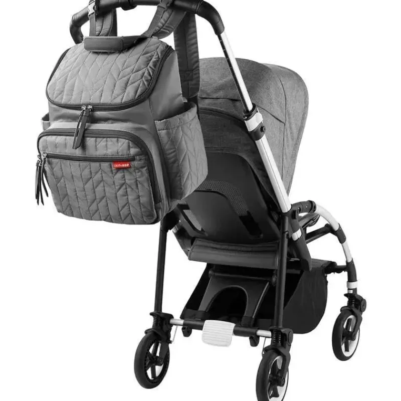 skip_hop__mochila_bolsa_f_SKUxpZClnUD_1.webp Skip Hop - Mochila Bolsa Fraldas Forma, Cinza Best