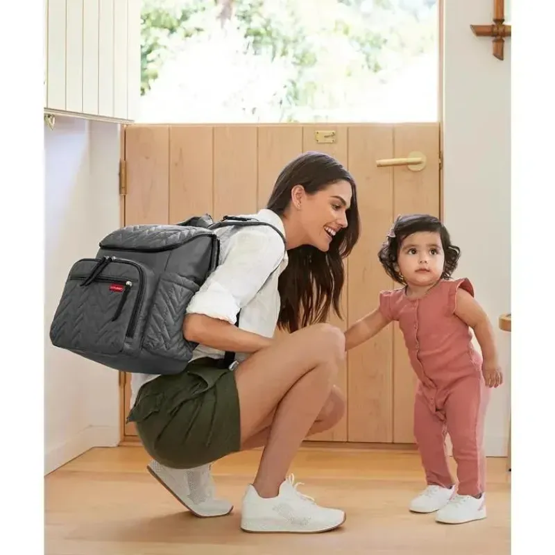 skip_hop__mochila_bolsa_f_SKUxpZClnUD_6.webp Skip Hop - Mochila Bolsa Fraldas Forma, Cinza Best
