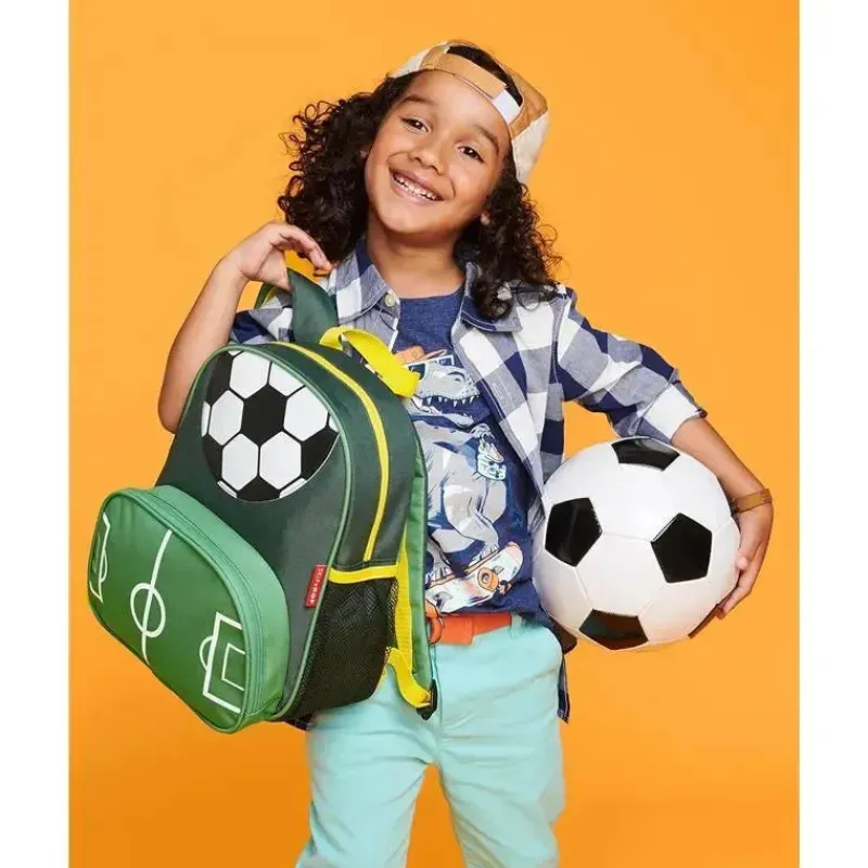 skip_hop__mochila_infanti_SKUXXqYspaN_2.webp Skip Hop - Mochila infantil estilo Spark, futebol Online