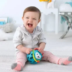 Skip Hop Explore e mais Roll Around Rattle - Hedgehog Fashion