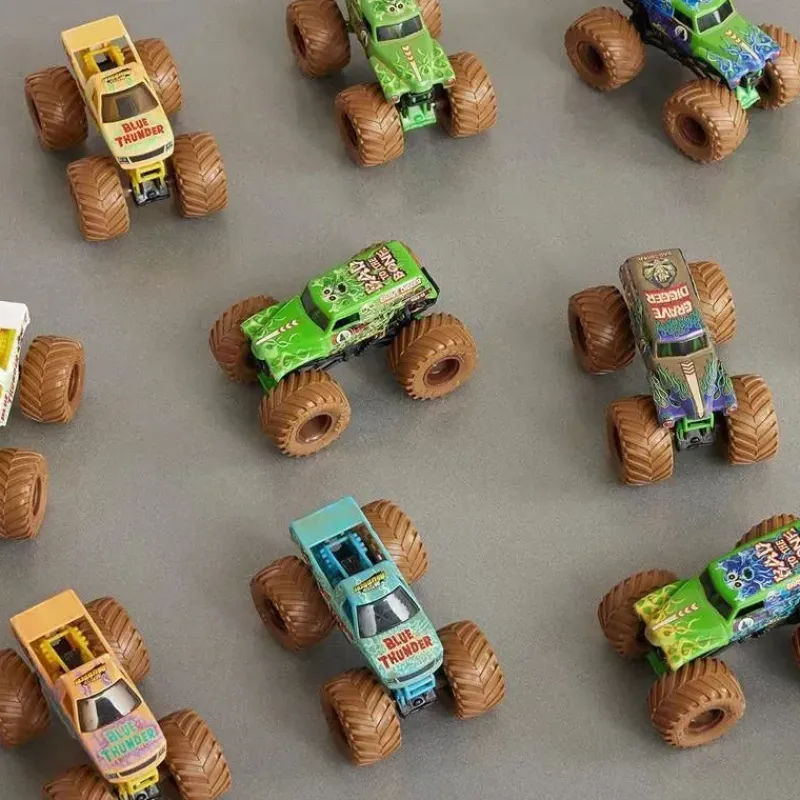 spin_master__monster_jam__SKULb86avDC_7.webp Spin Master - Monster Jam, Mystery Mudders, Monster Truck oficial fundido, Wash to Reveal, escala 1:64, estilos variam Hot