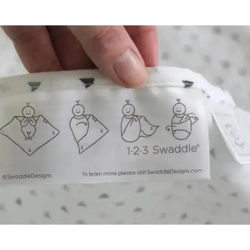swaddle_designs__cobertor_SKU7G95lgoN_2.webp Swaddle Designs - Cobertor Swaddle Marquisette Cupcakes Preto e Branco Hot