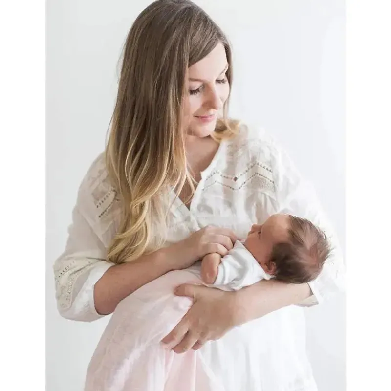 swaddle_designs__cobertor_SKUCQnZlrVk_4.webp Swaddle Designs - Cobertores de musselina 3Pk, Springfield rosa Clearance