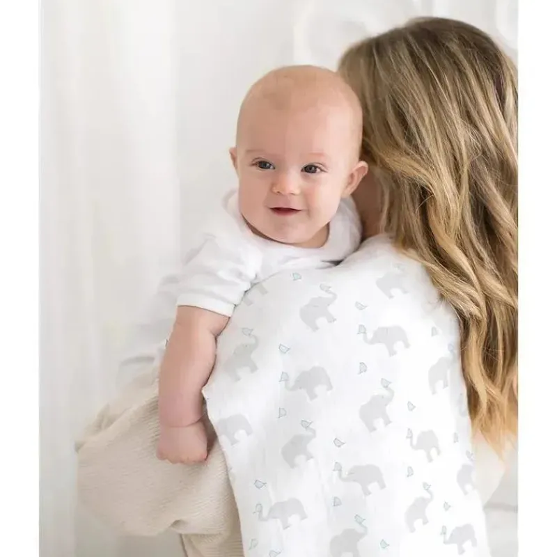 swaddle_designs__cobertor_SKUtaW5qNEH_1.webp Swaddle Designs – Cobertor Dottie Heart Pastel Rosa Marquisette Outlet