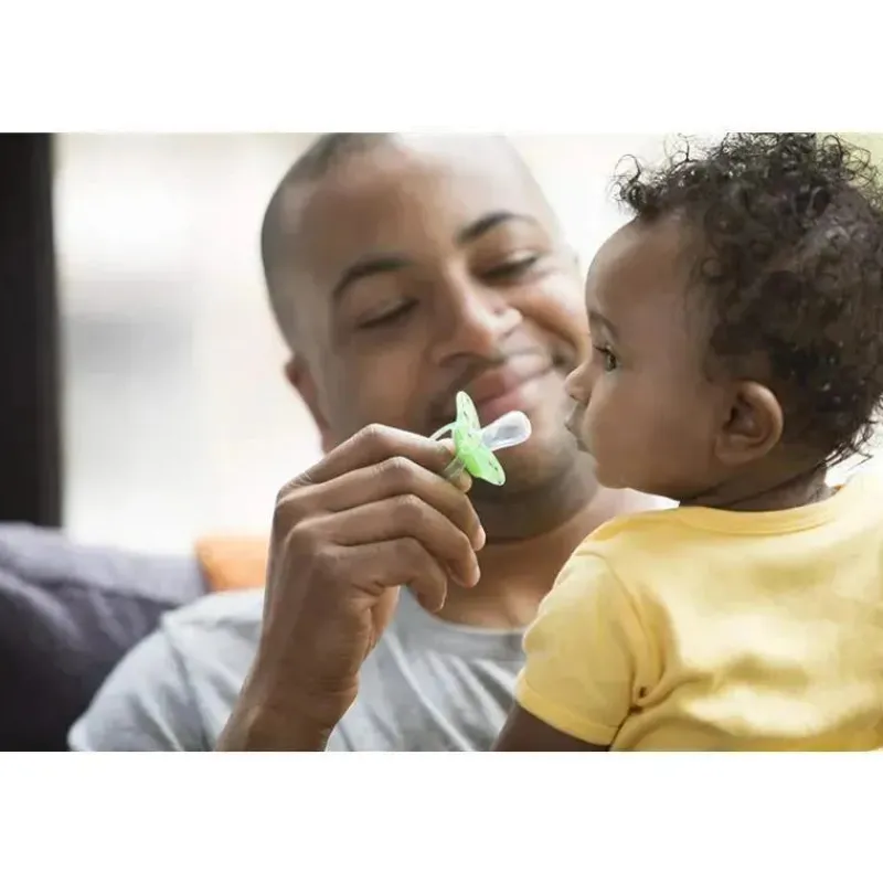 tommee_tippee__pk_mais_pe_SKUveW4vyaa_8.webp Tommee Tippee - 3Pk mais perto da natureza Dia e noite Chupetas que brilham no escuro 6-18M - As cores podem variar Discount