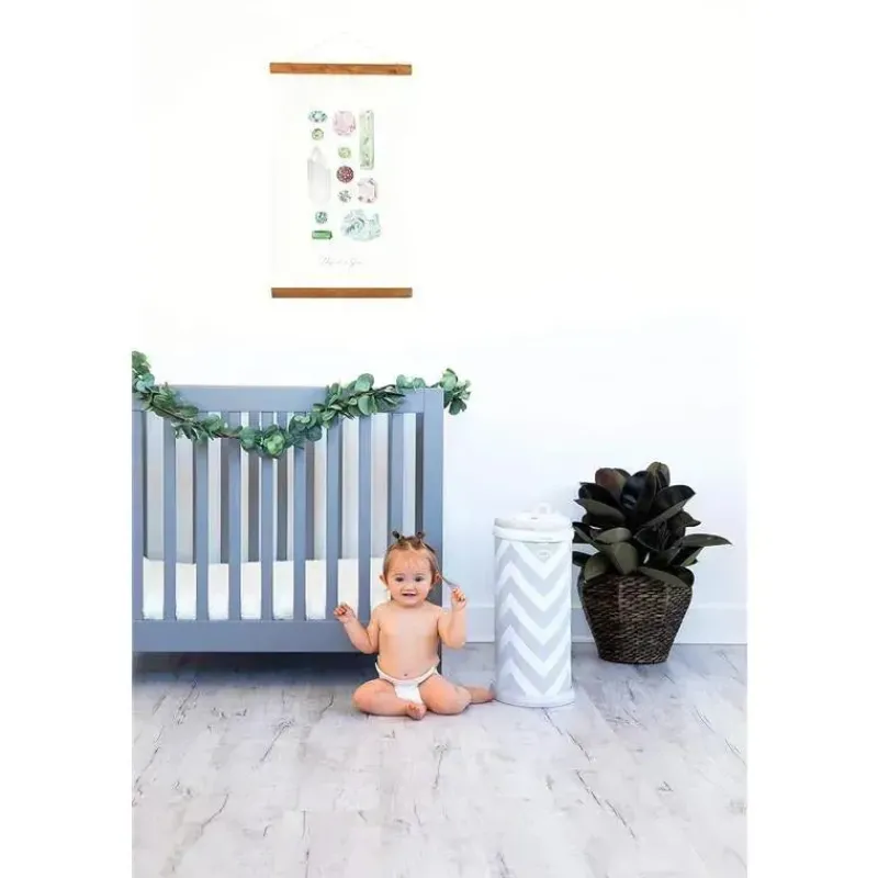 ubbi__balde_de_fraldas_co_SKU730RlS9p_3.webp Ubbi - Balde de fraldas com trava de odor em aço, Chevron cinza New